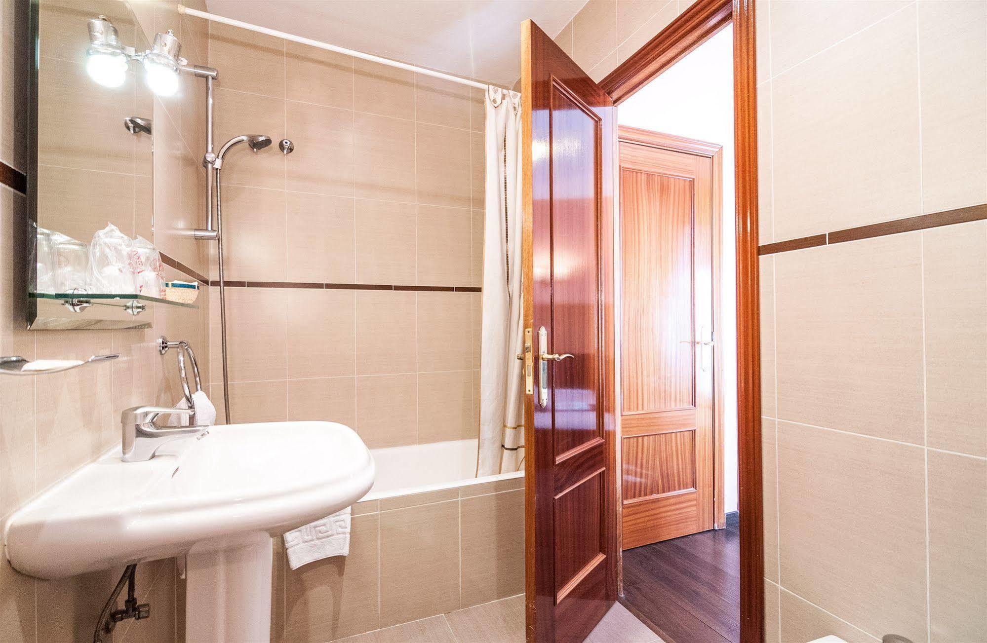 Pensión Gallardo 3*